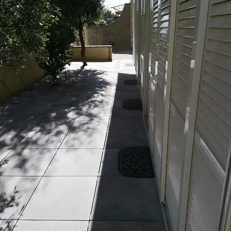 Studio Apartments Apartment *