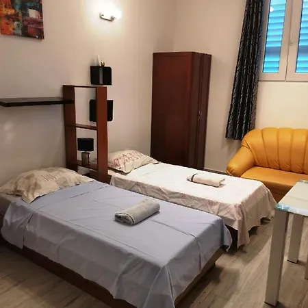 Apartment Studio Apartments *