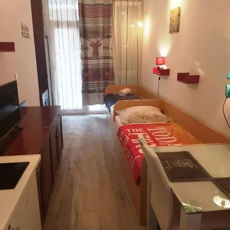 Studio Apartments Apartment *