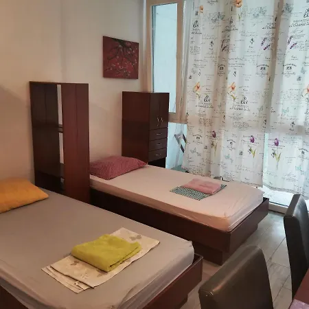 Studio Apartments *