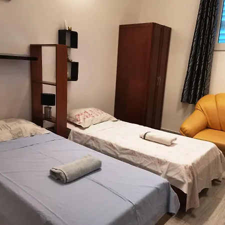 Studio Apartments Apartment Split